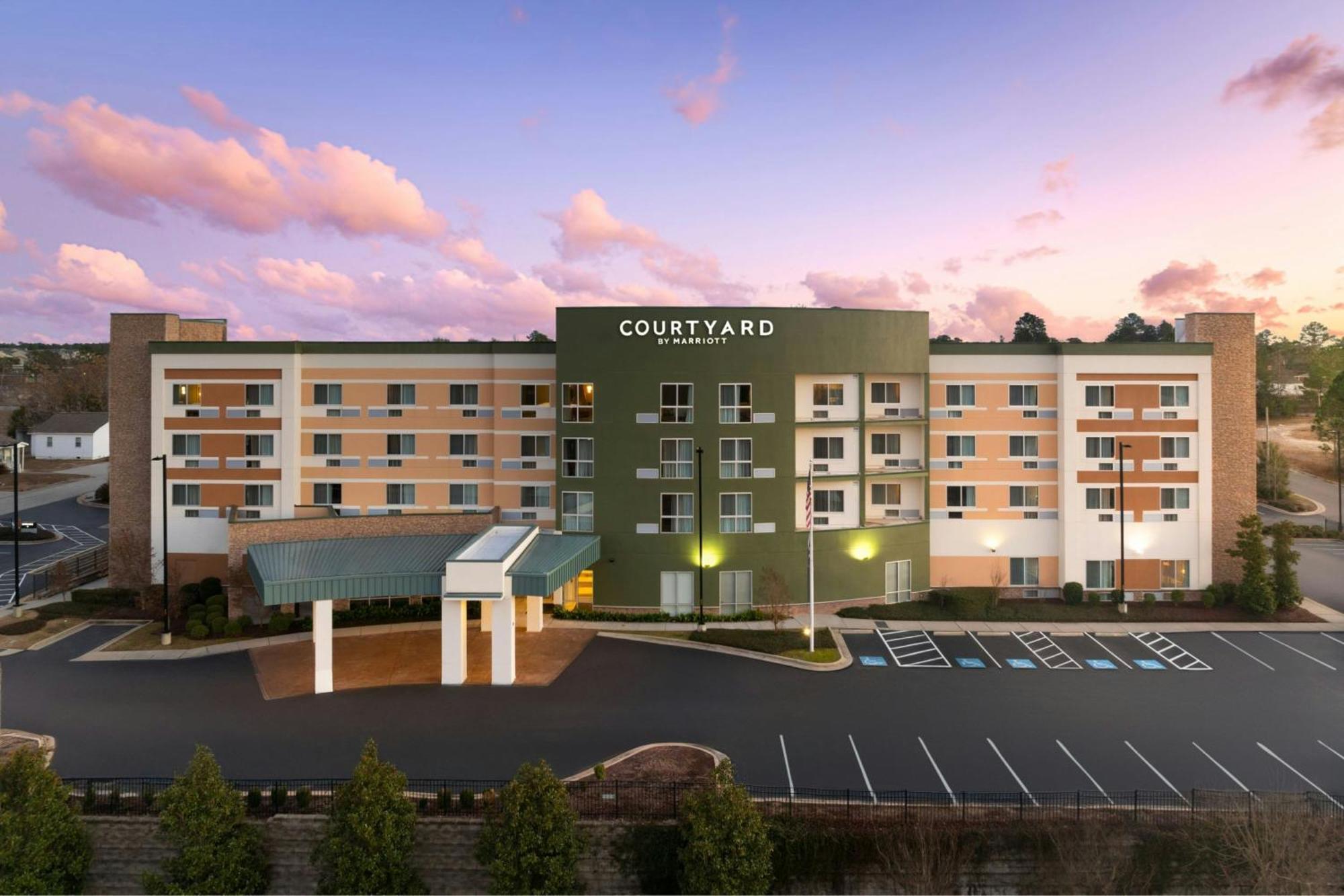 Courtyard By Marriott Fayetteville Fort Liberty - Spring Lake Bagian luar foto