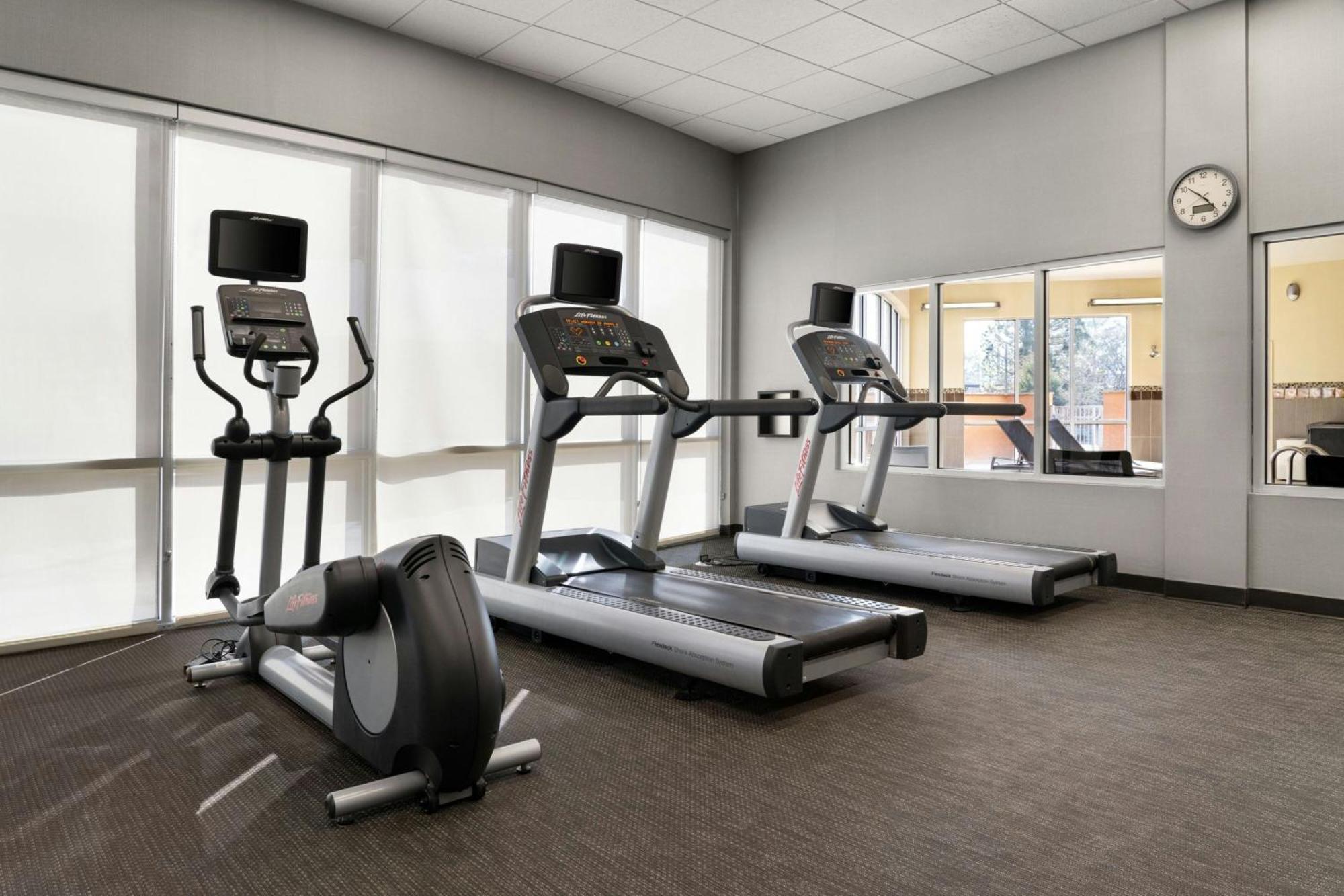 Courtyard By Marriott Fayetteville Fort Liberty - Spring Lake Bagian luar foto