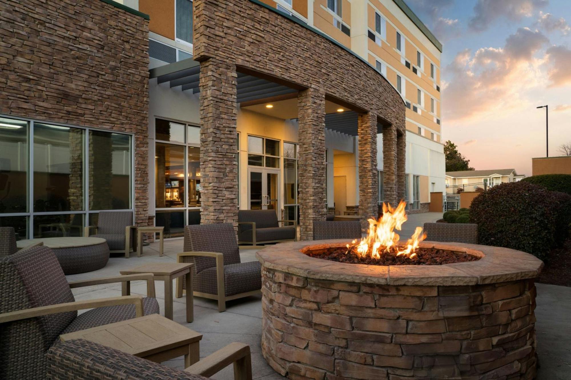 Courtyard By Marriott Fayetteville Fort Liberty - Spring Lake Bagian luar foto