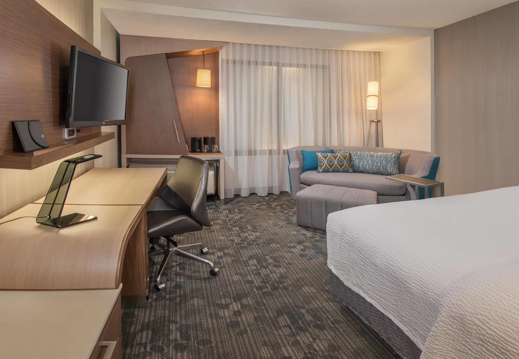 Courtyard By Marriott Fayetteville Fort Liberty - Spring Lake Bagian luar foto